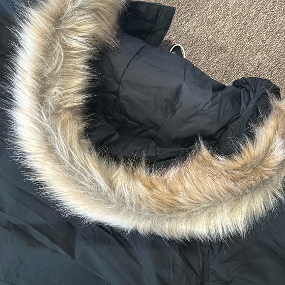 Adidas winter coat / jacket fur hood size LARGE BNWT parka - Picture 7 of 7